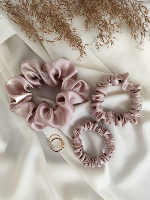 Jedwabna gumka scrunchie do włosów | różowy, brudny róż