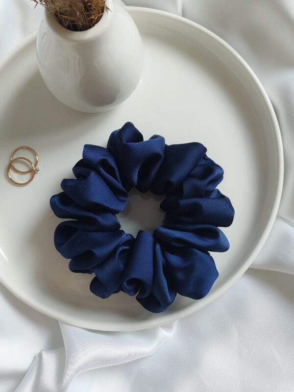 Scrunchie satynowa | Granatowy - obrazek 2