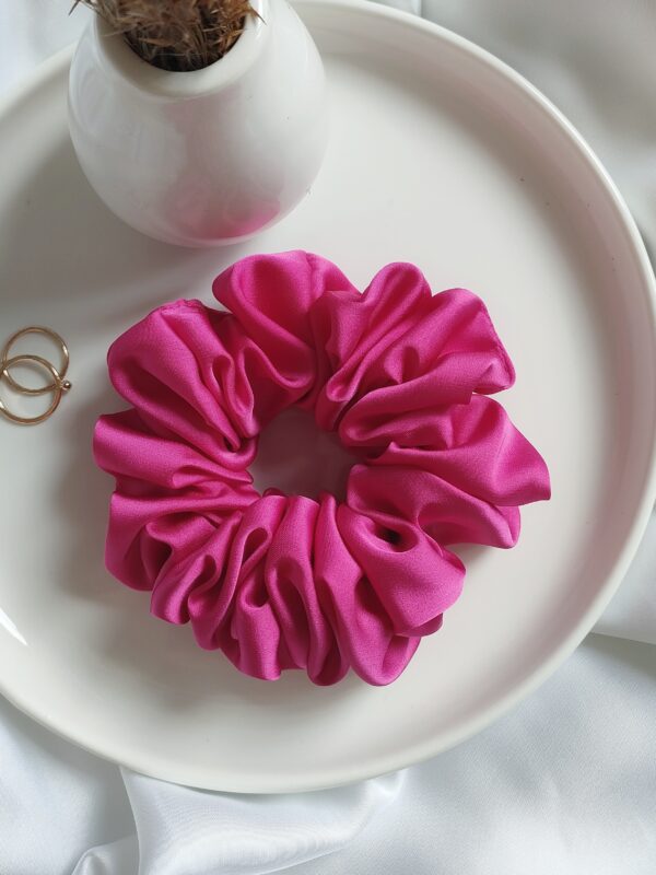 Gumka do włosów scrunchie satynowa duża | różowy, amarant - obrazek 2