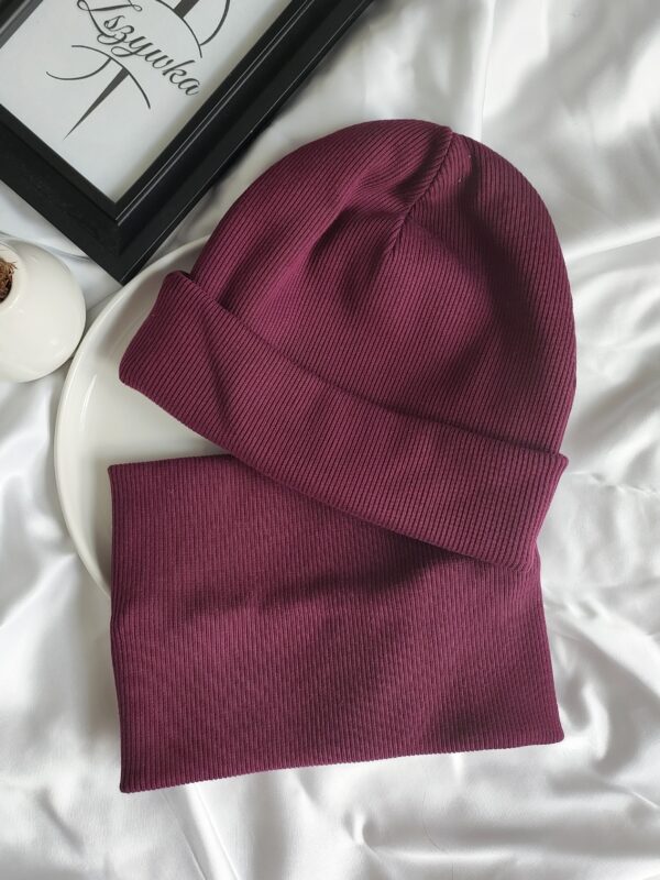 Czapka z kominem handmade burgundowa – Zszywka