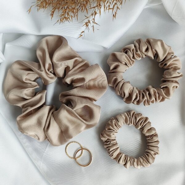 Scrunchie wiskoza satynowa ciemny beż handmade