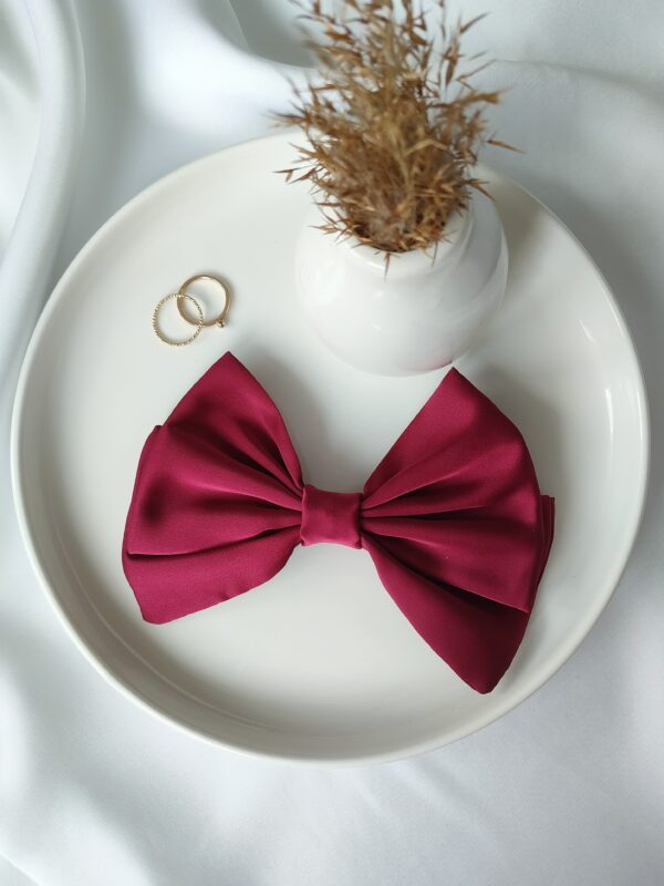 Mała kokarda do włosów burgundowa handmade – Zszywka