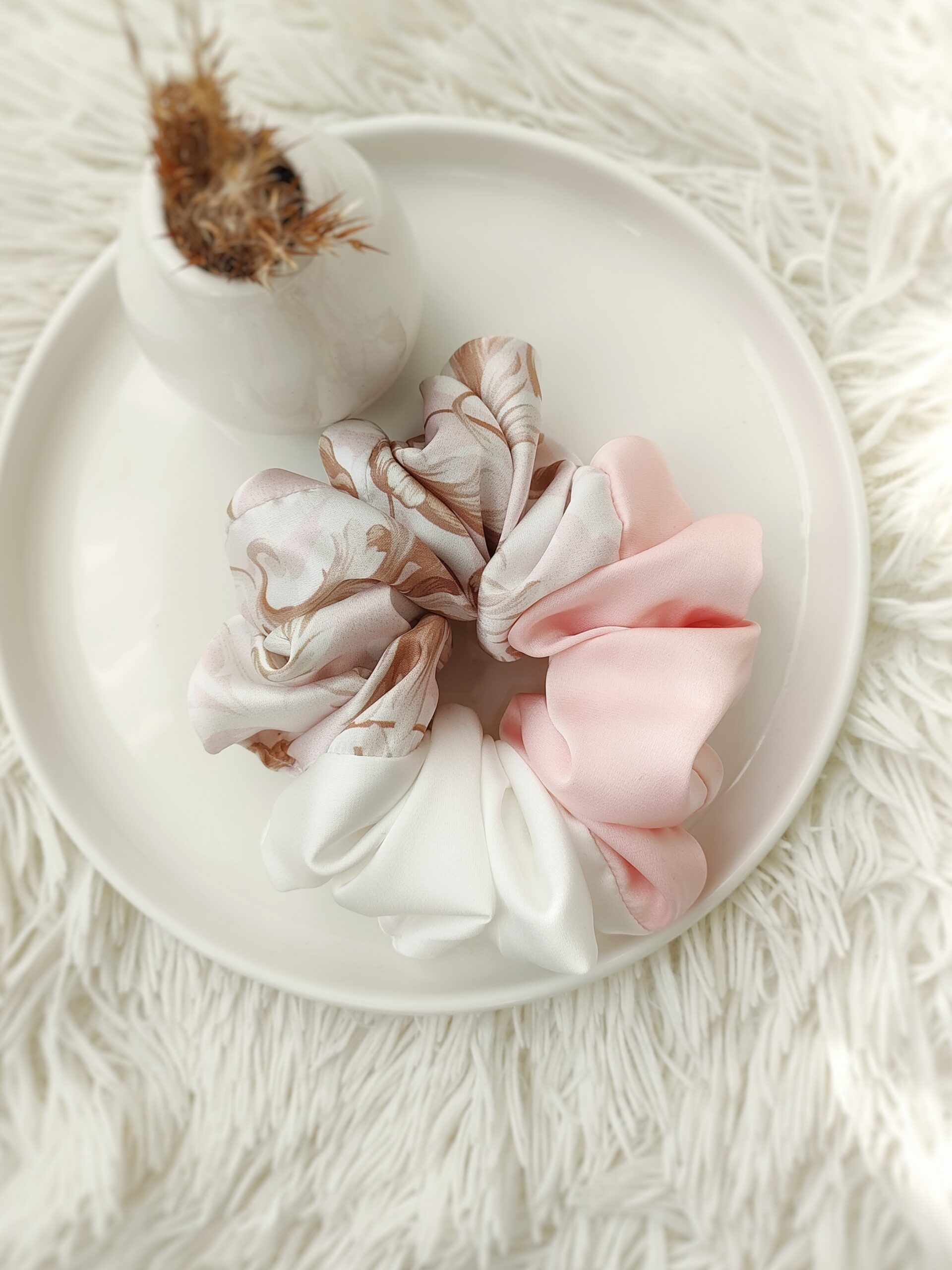 Gumka satynowa scrunchie XL handmade – Zszywka